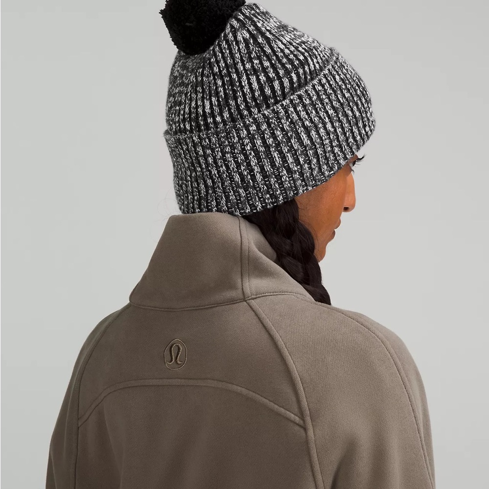 lululemon Textured Fleece-Lined Knit Beanie - Picture 4 of 7